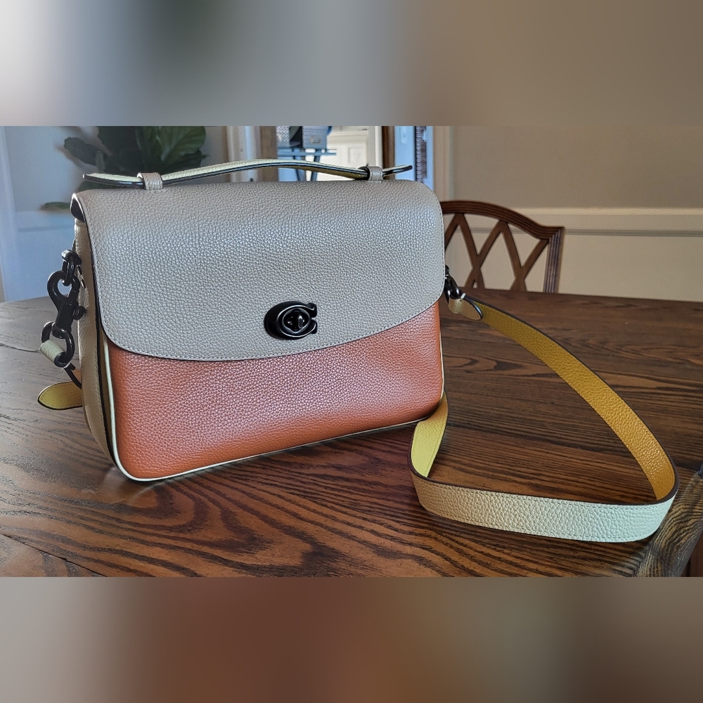 Coach Cassie Authentic Ginger Crossbody Purse Bag